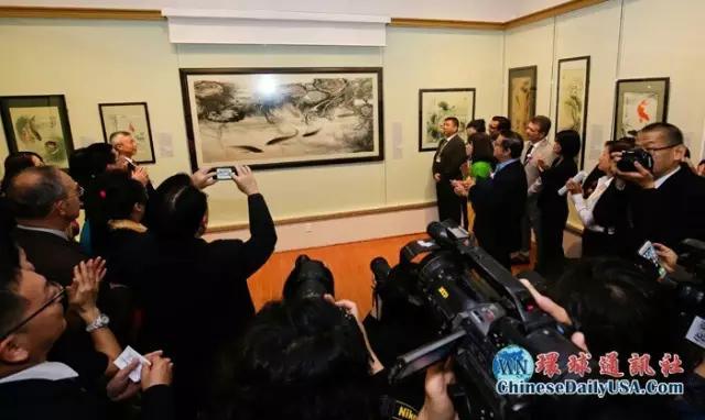“名画家鱼展厅”亮相洛杉矶 填补北美水墨画展空白-图片2